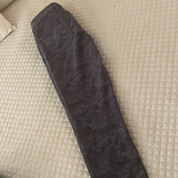 KUT NWOT Sz6. Gray velvet like pants. Skinny mid rise - Picture 2 of 7